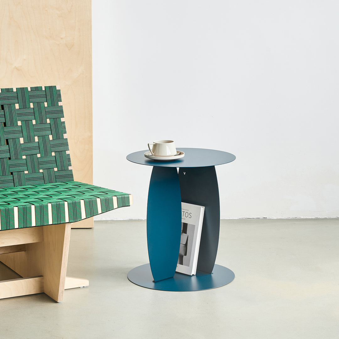 VEYRA Minimalist Metal Round End Table in Matte Blue, 16.5"x16.5"x18.5" for Living room, Bedroom